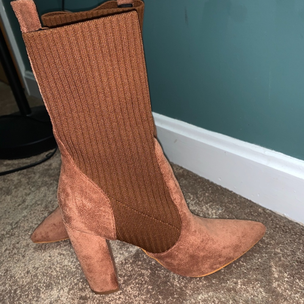 Chestnut heeled booties